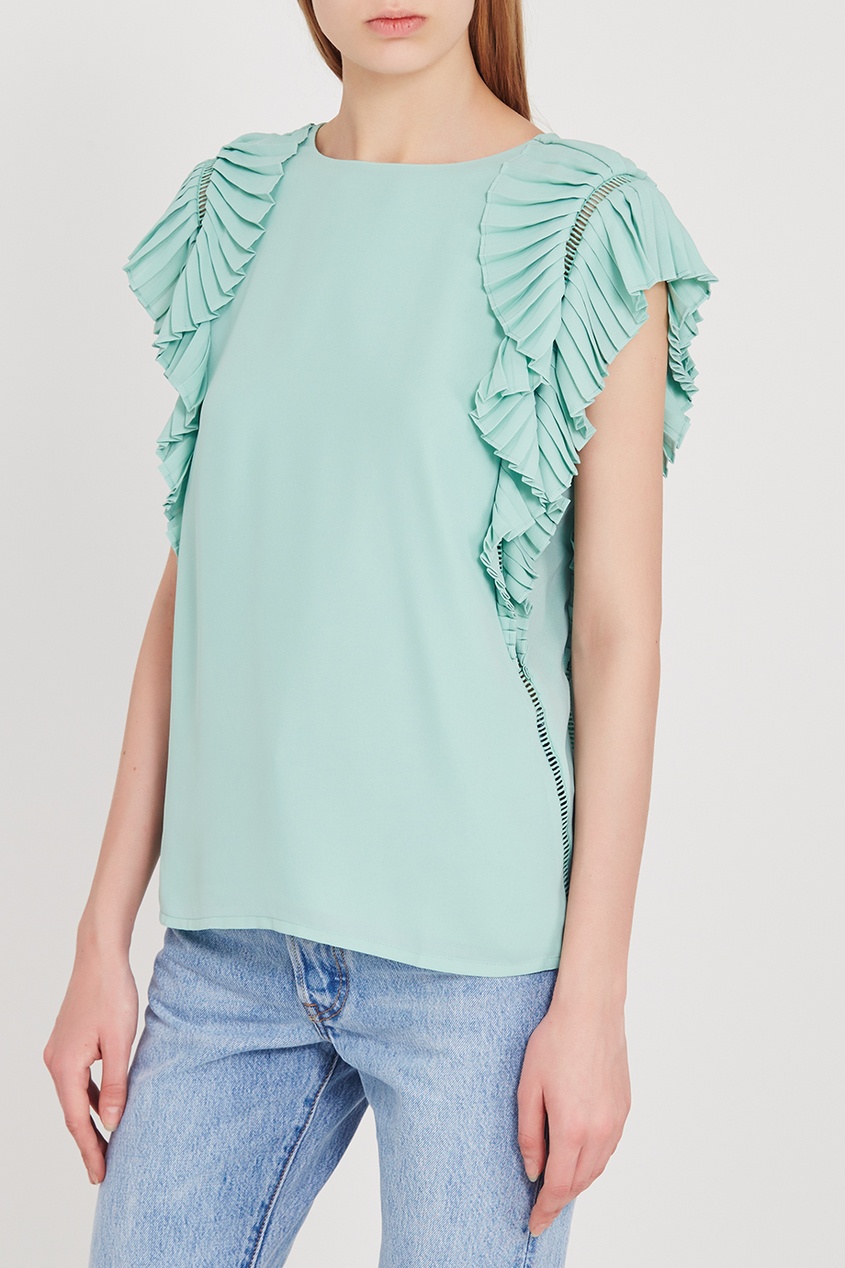 Топ с оборками и ажурной отделкой