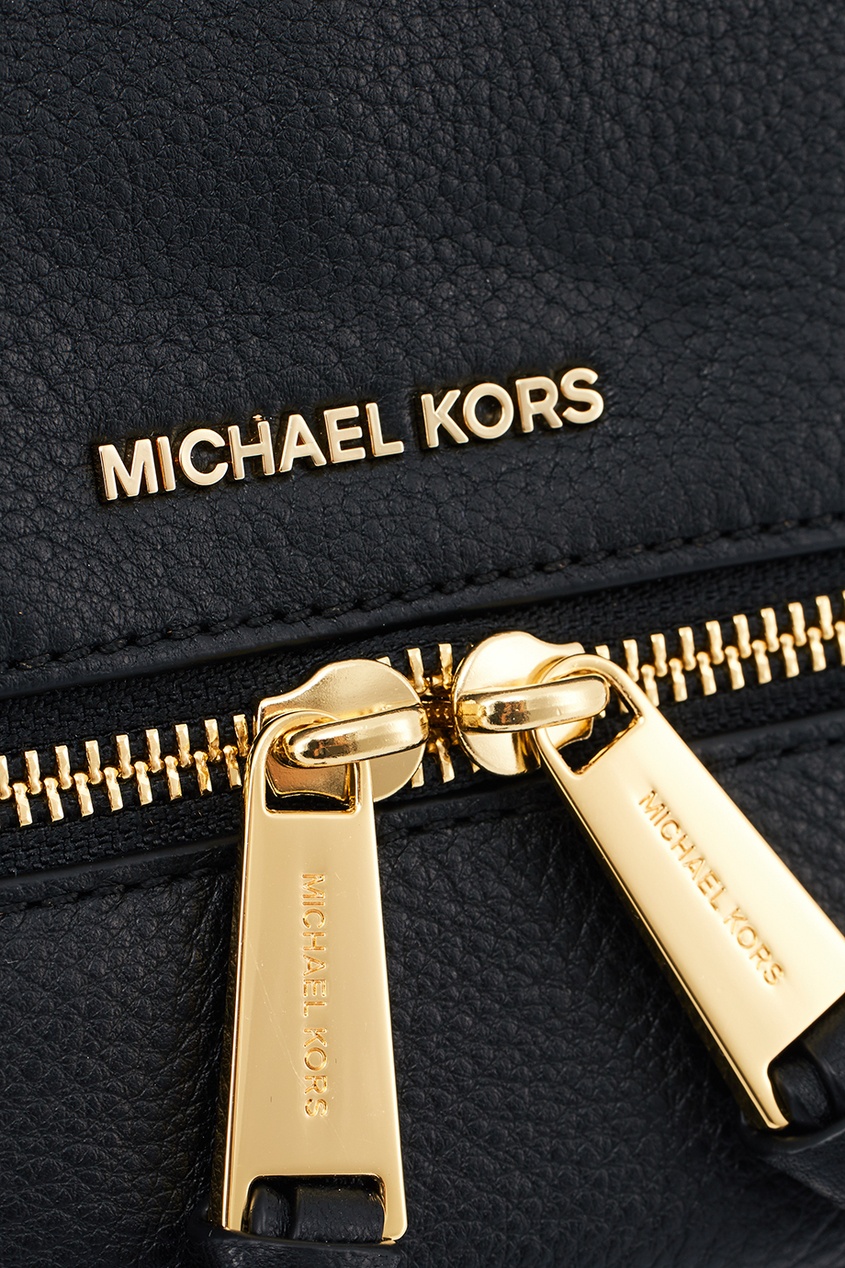 фото Черный кожаный рюкзак rhea zip michael michael kors