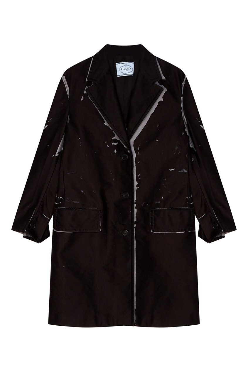 фото Черное пальто с принтом prada