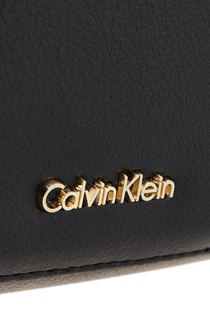 фото Черная сумка crossbody calvin klein