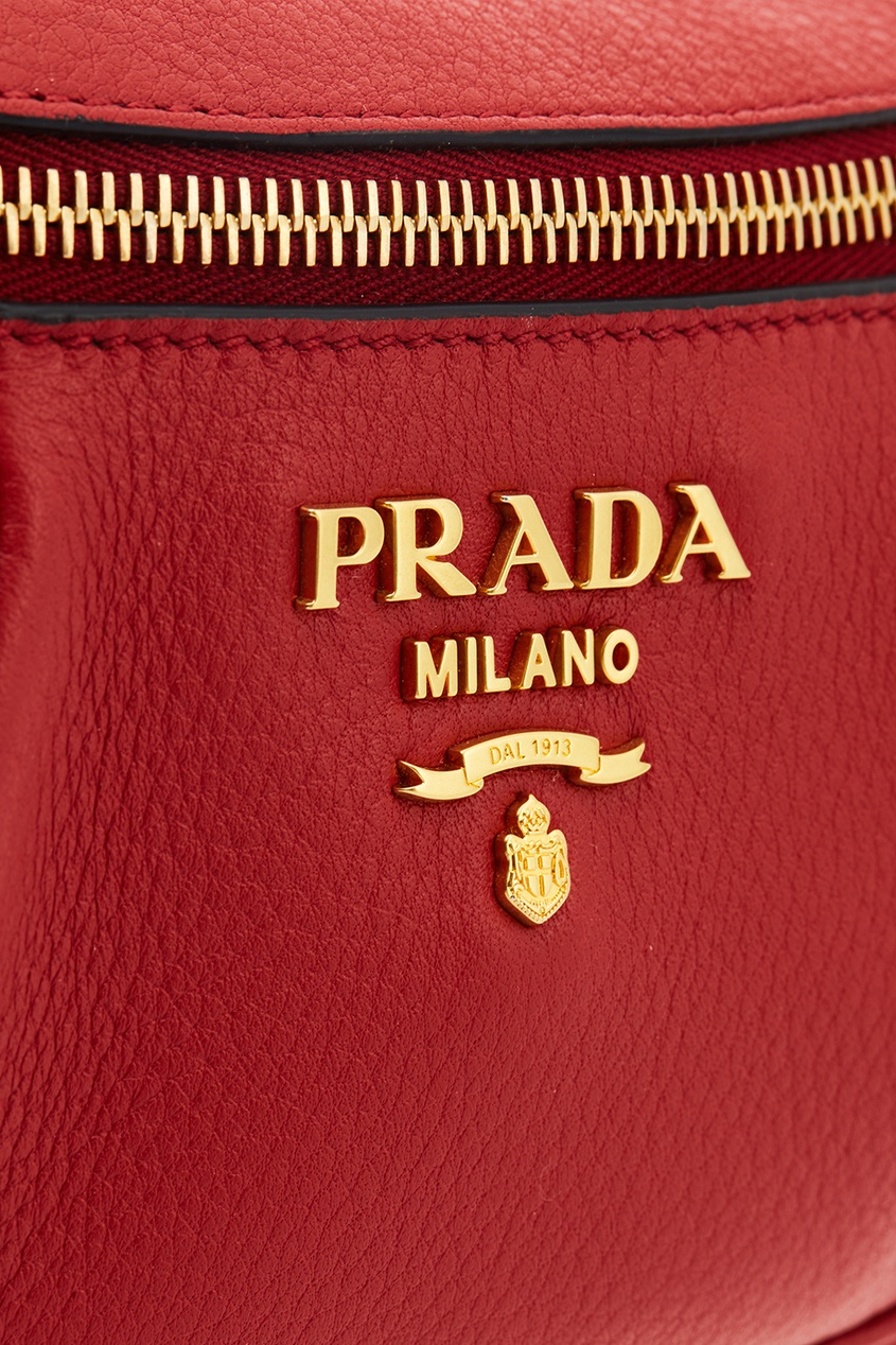 Красная сумка на пояс