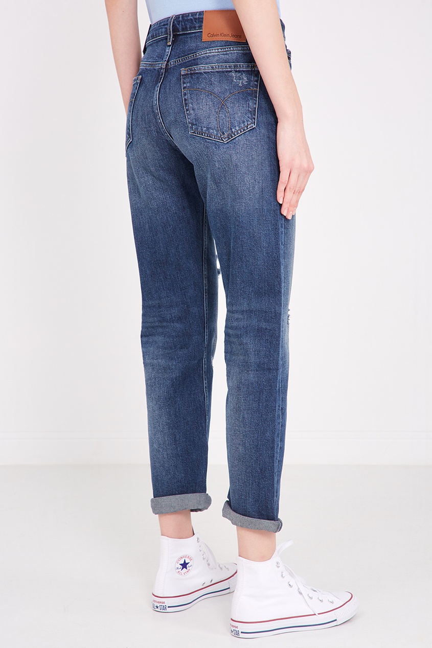 фото Синие джинсы с прорезями calvin klein