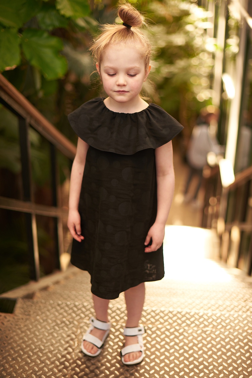 фото Черное платье из хлопка lu kids