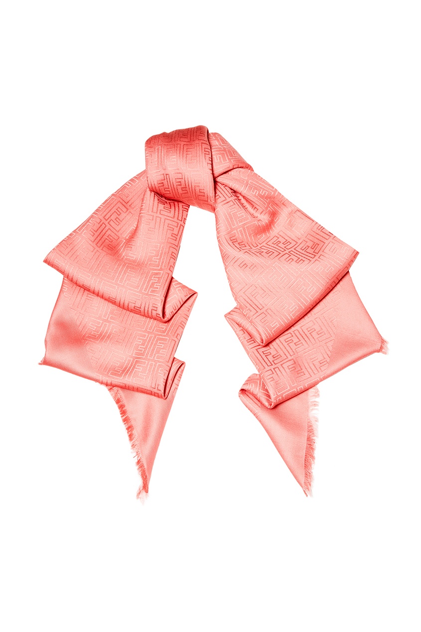 фото Розовая шаль из шерсти fendi
