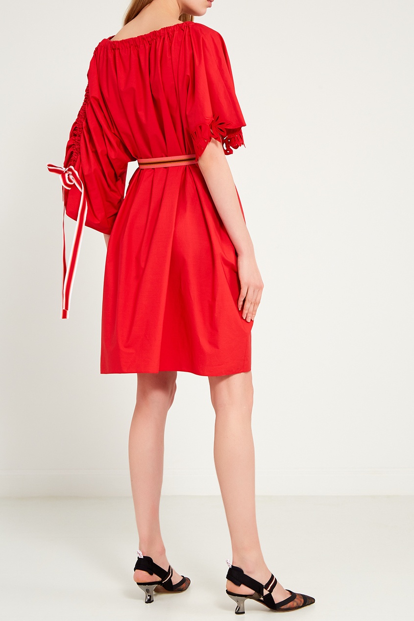 фото Красное платье с поясом fendi