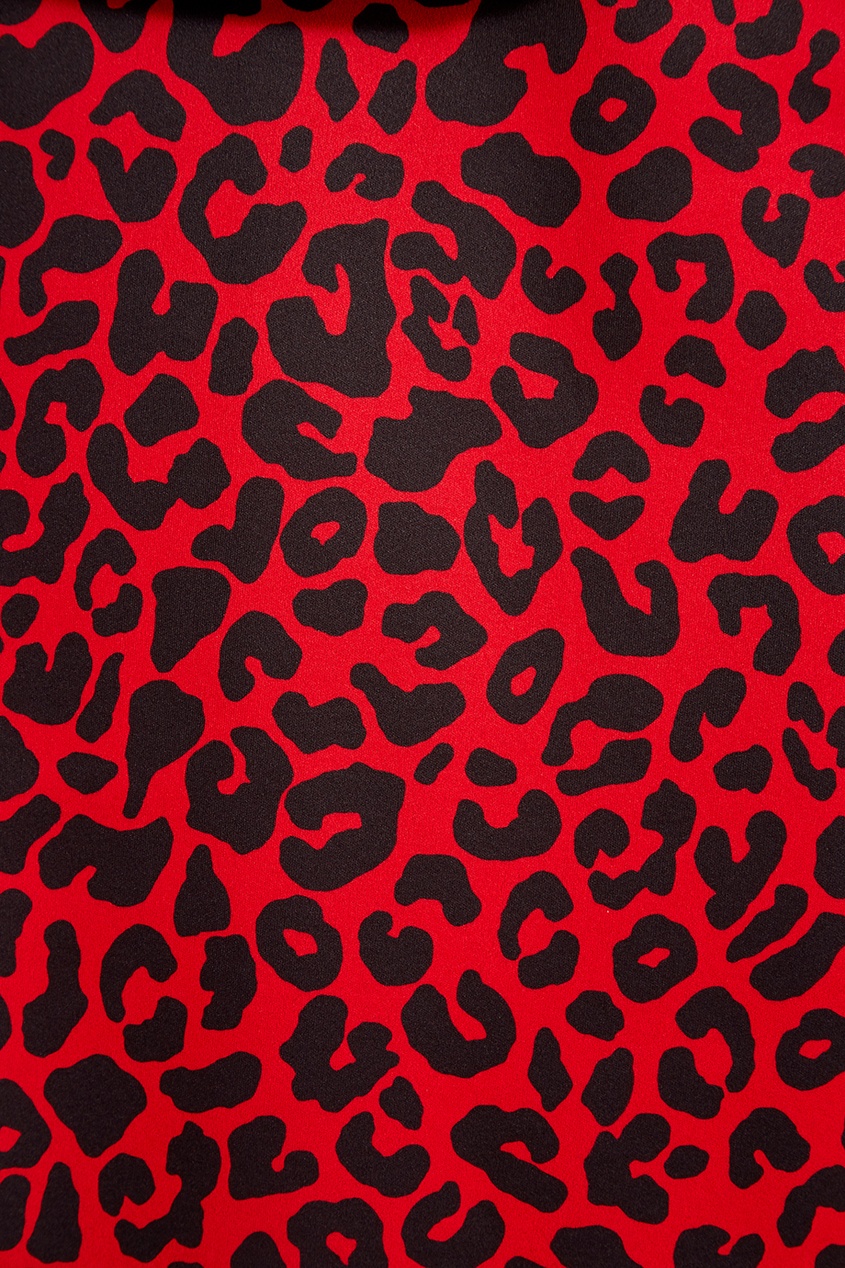 фото Красная куртка с леопардовым принтом no.21