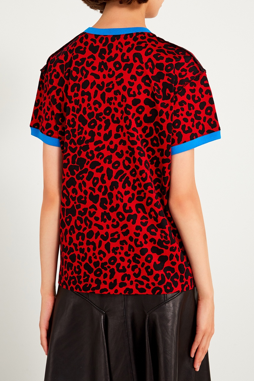 фото Красная футболка с леопардовым принтом no.21
