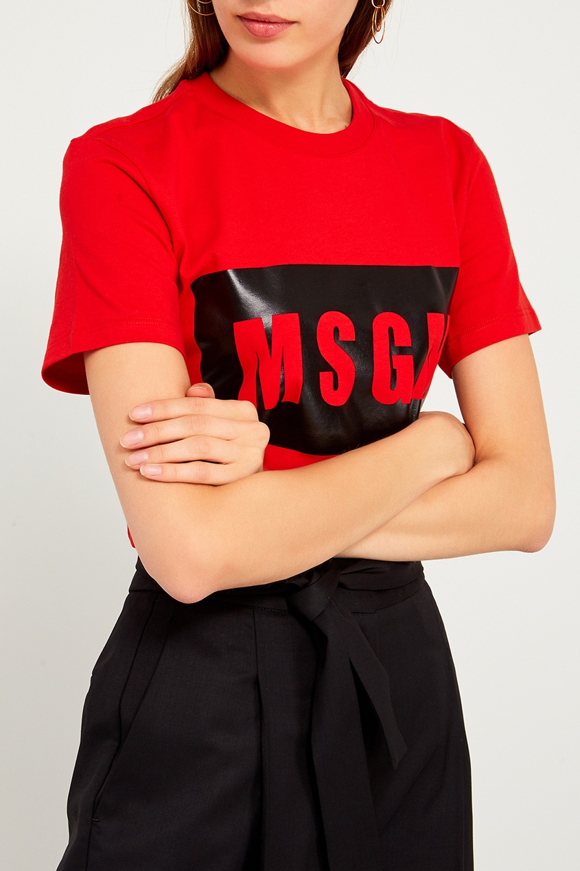 фото Красная футболка с логотипом msgm