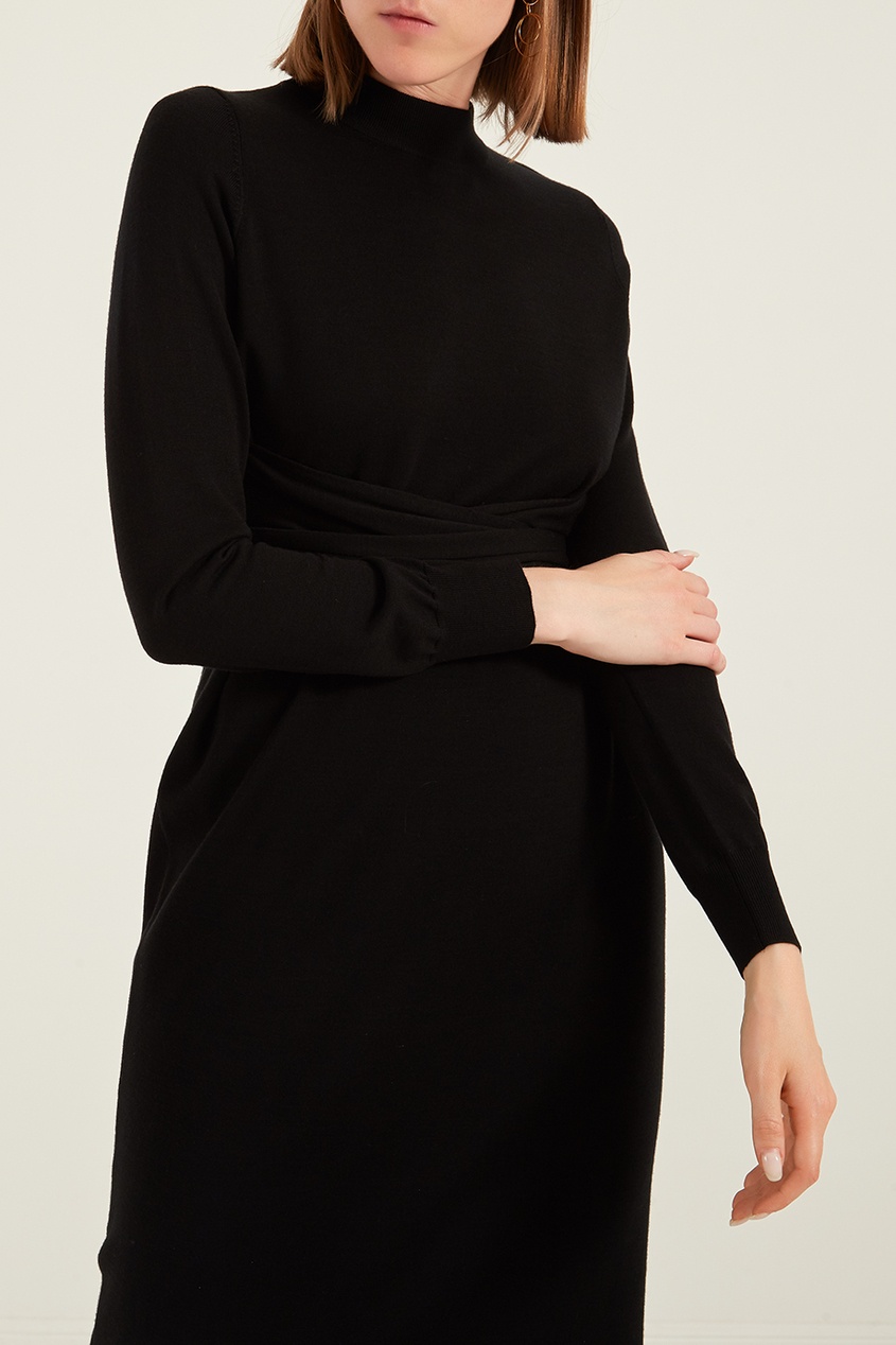 фото Черное платье с поясом proenza schouler