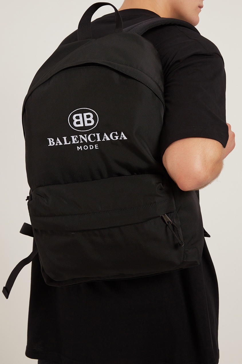 фото Черный рюкзак с логотипом Balenciaga man