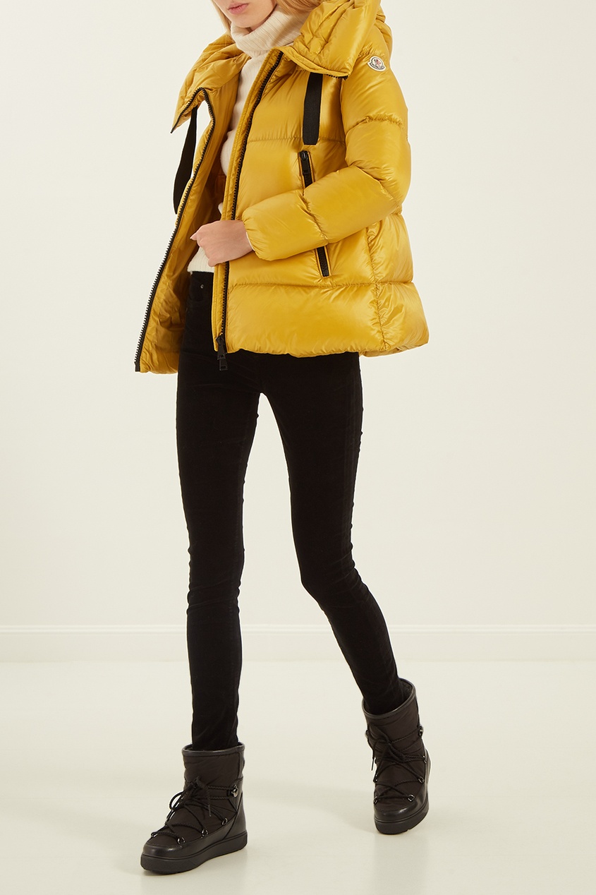 фото Желтая куртка с контрастной отделкой Moncler