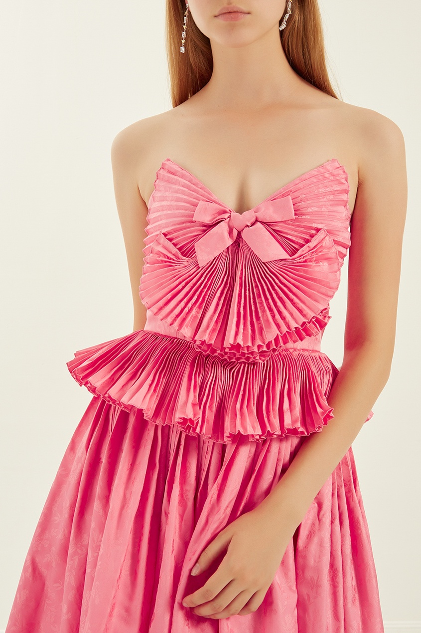 фото Розовое платье с декоративной отделкой Gucci