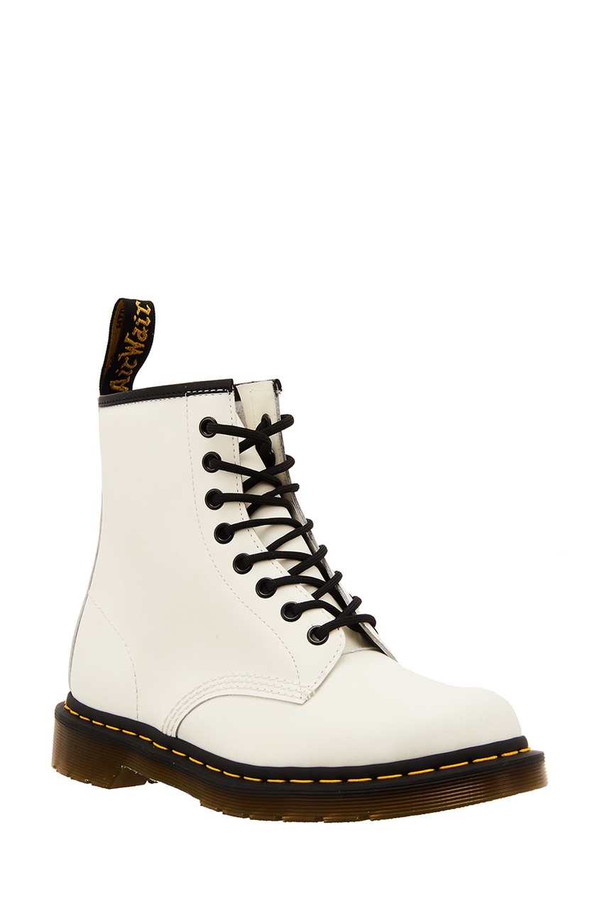 фото Белые высокие ботинки на шнуровке dr.martens