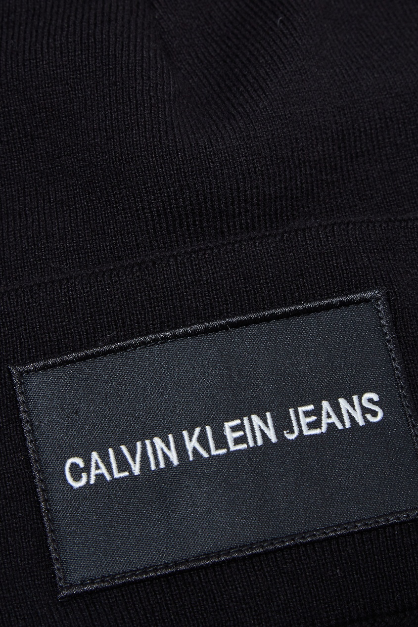 фото Черная шапка с логотипом Calvin klein