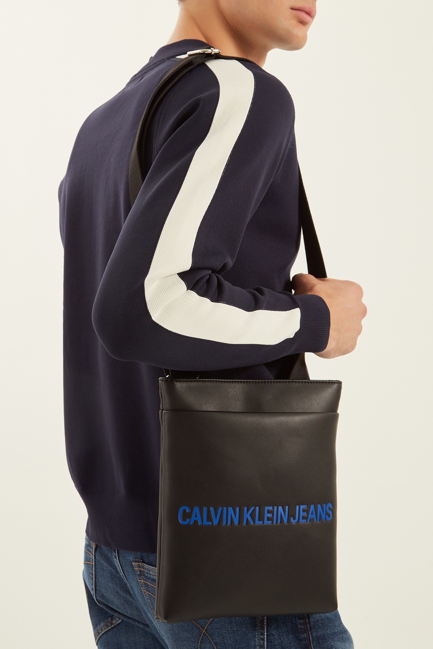 фото Прямоугольная сумка с синим логотипом calvin klein