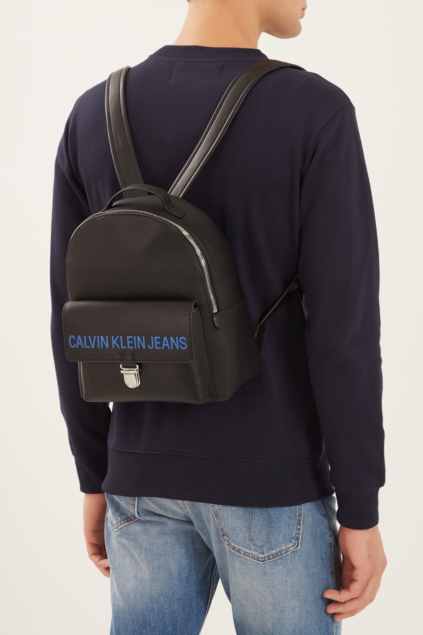 фото Черный рюкзак с логотипом calvin klein