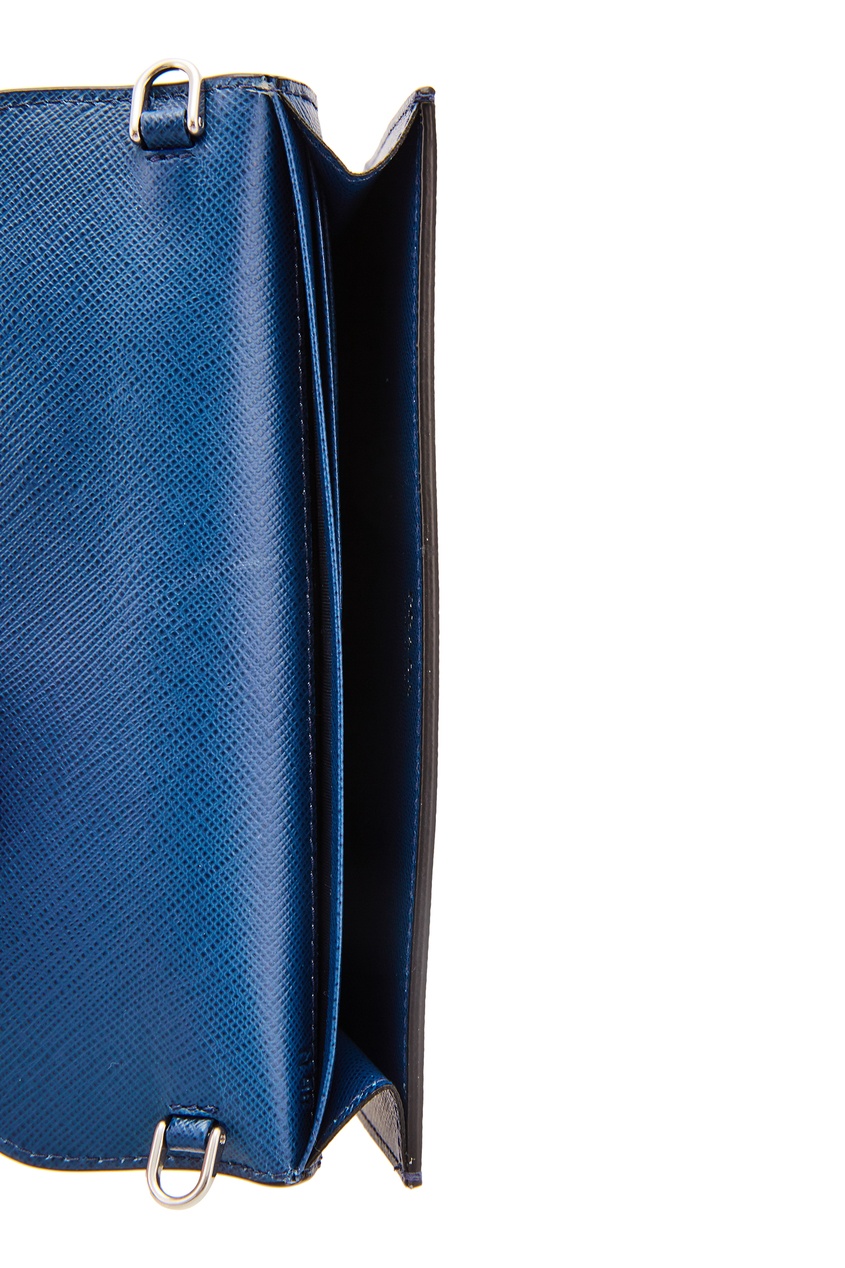 фото Голубой кошелек с аппликацией Prada