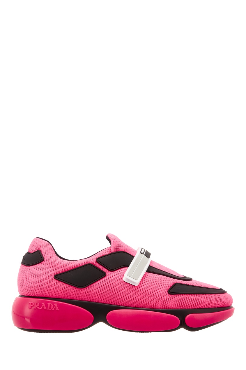 фото Розовые кроссовки с отделкой Prada