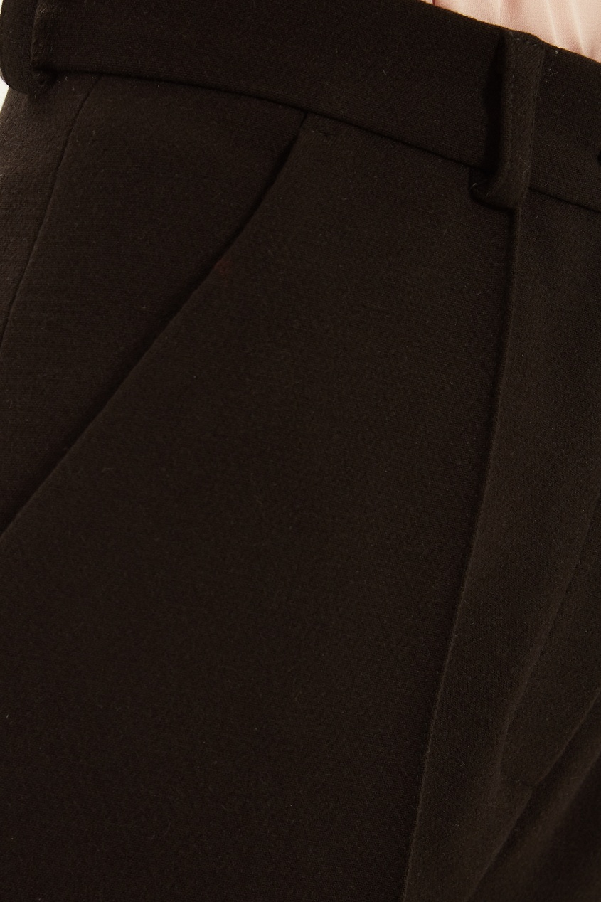 фото Классические прямые брюки со стрелками черного цвета Lesyanebo