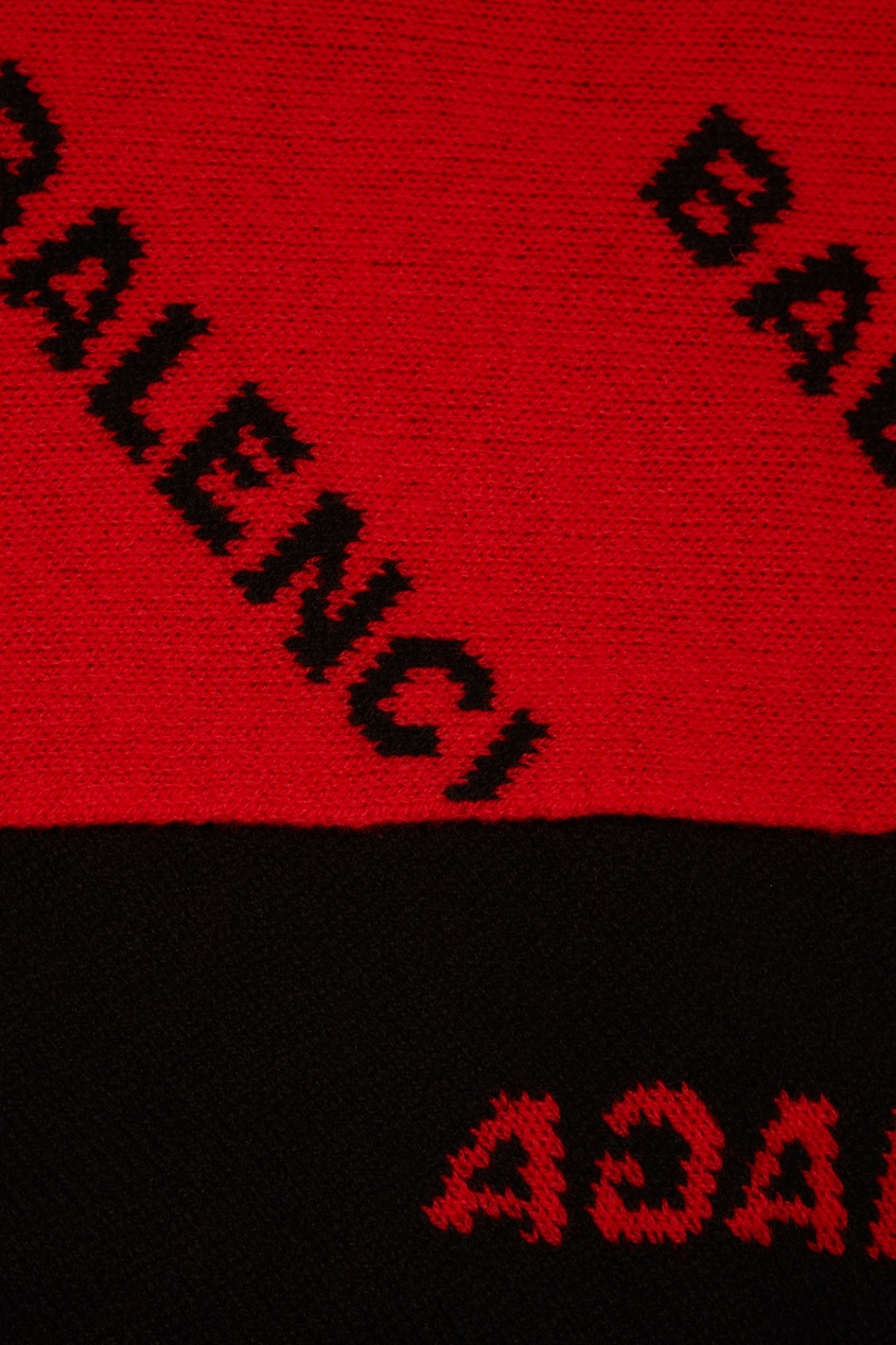 фото Красный шарф с логотипами balenciaga