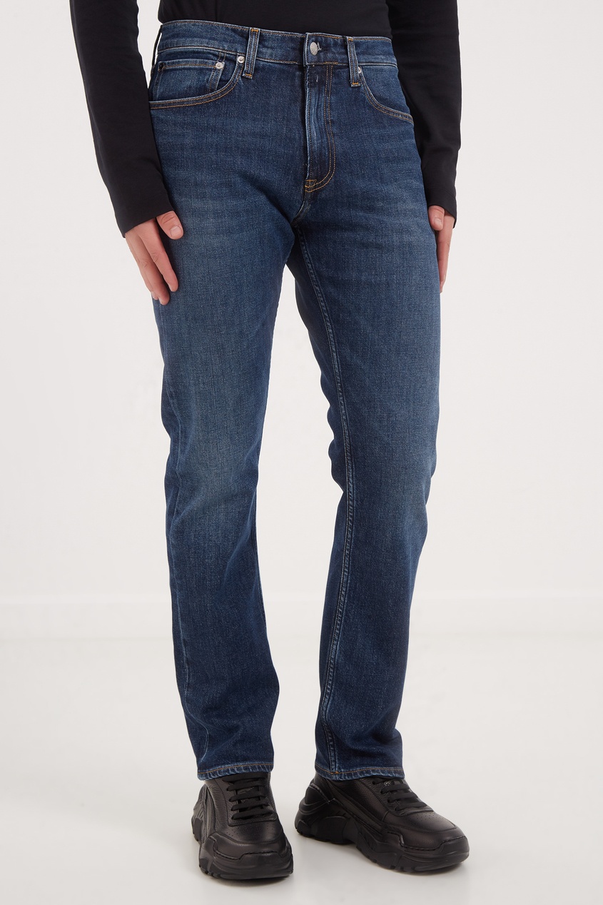 фото Синие джинсы с выбеленным эффектом Calvin klein