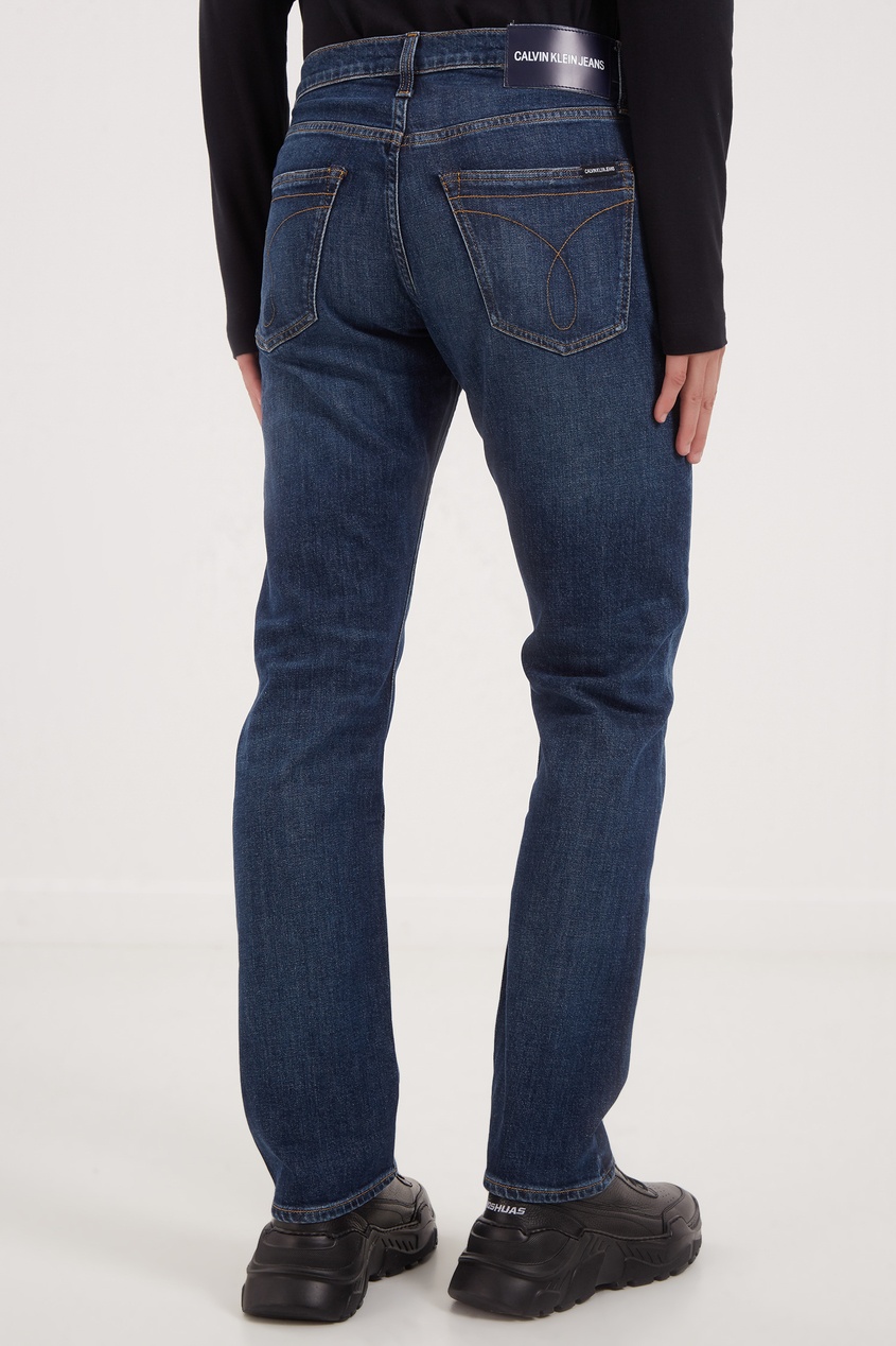 фото Синие джинсы с выбеленным эффектом calvin klein