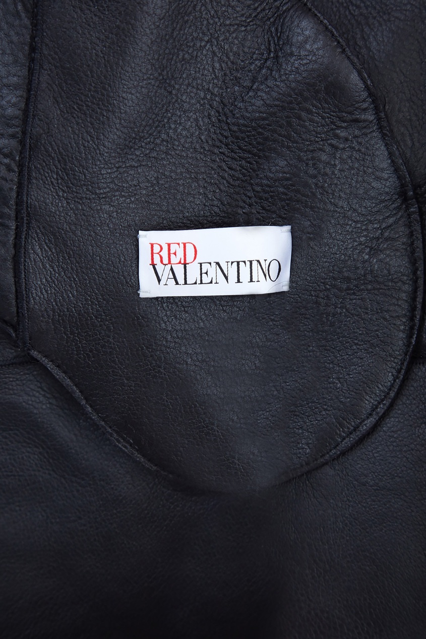 фото Черное меховое пальто на молнии red valentino