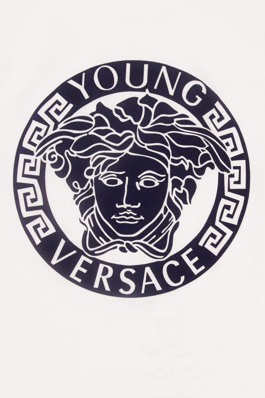 фото Белая футболка с принтом young versace