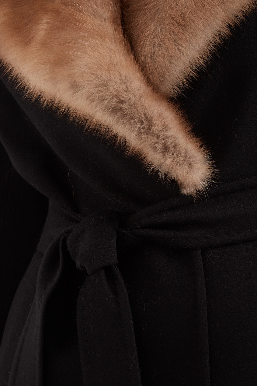 фото Черное пальто с золотистыми пуговицами dreamfur