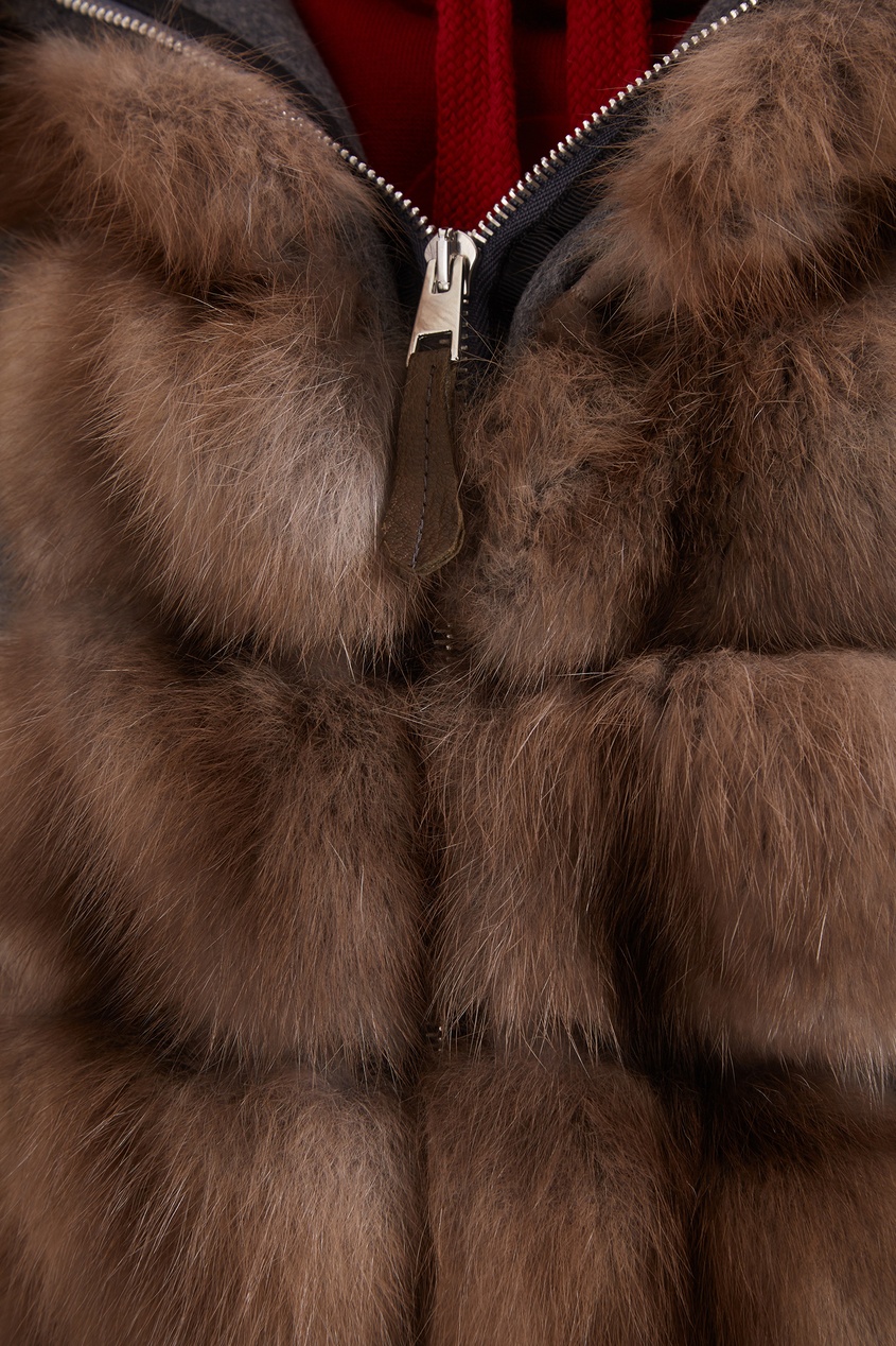 фото Серое шерстяное пальто с меховой отделкой dreamfur