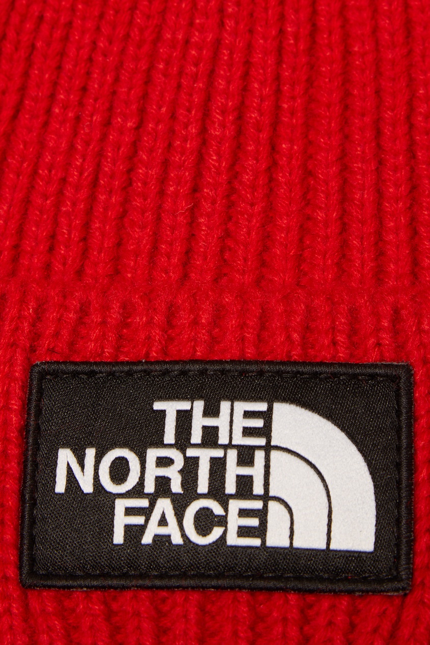 фото Красная шапка с логотипом the north face