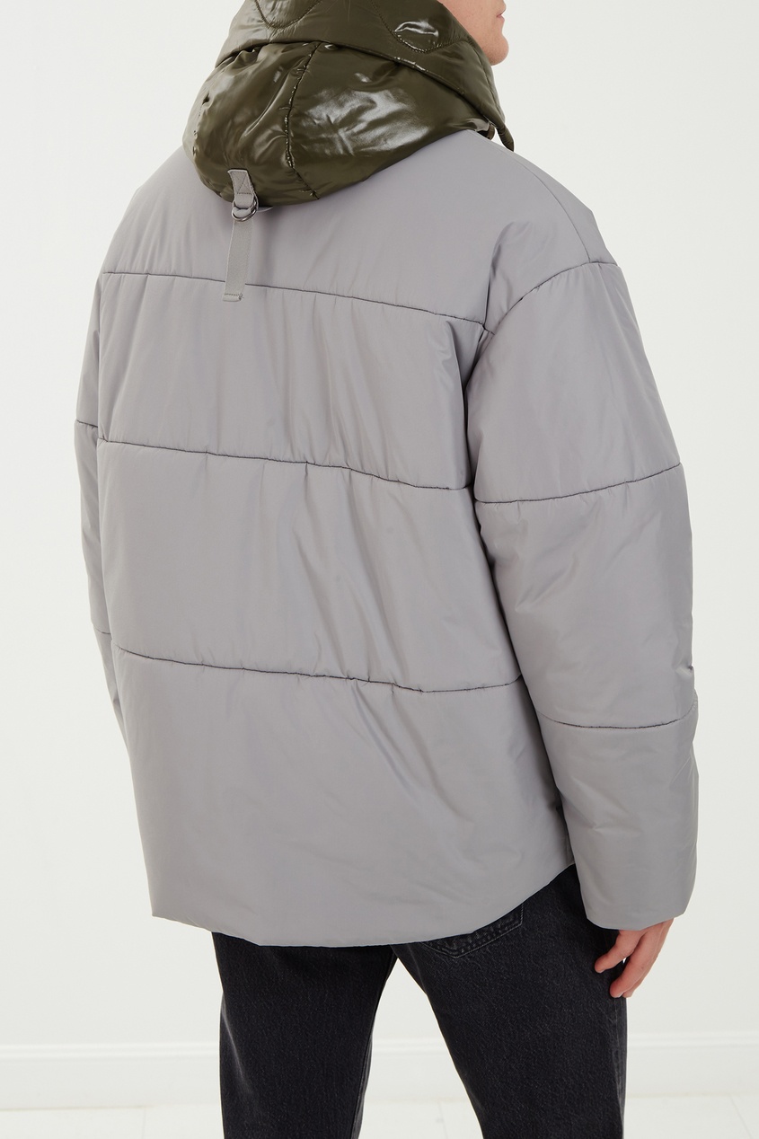 фото Стеганая куртка с контрастным капюшоном Novaya