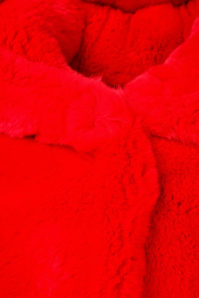 фото Красное меховое пальто yves salomon kids