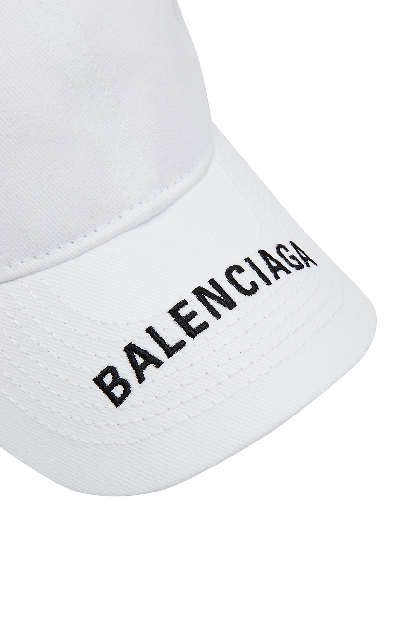 фото Белая бейсболка с логотипом balenciaga