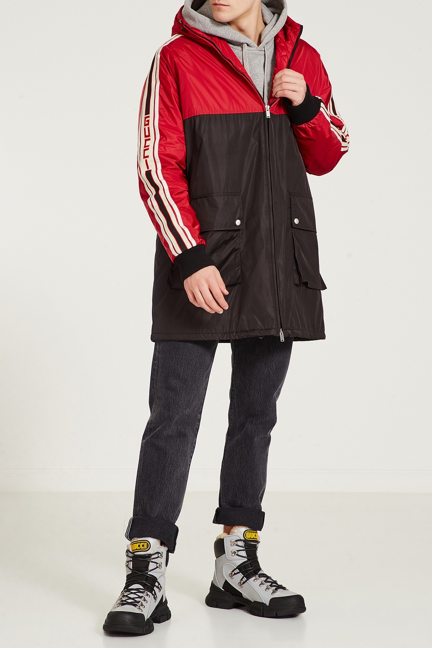 фото Черно-красная куртка с капюшоном gucci