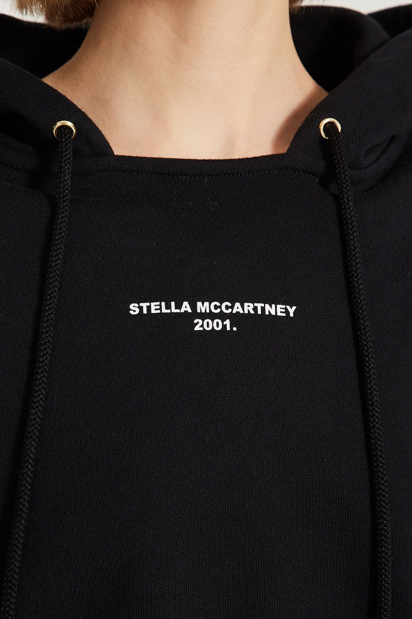 фото Черное кроп-худи с текстовым логотипом stella mccartney