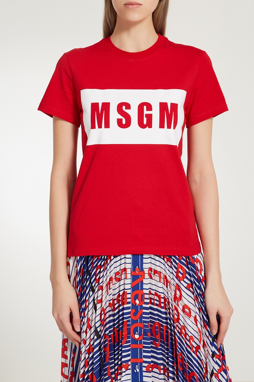 фото Красная футболка с логотипом msgm