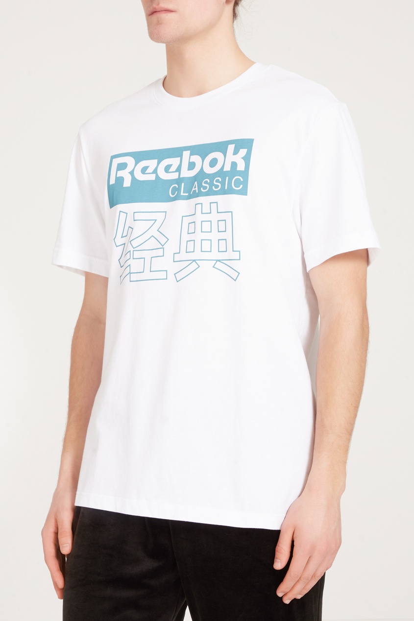фото Белая футболка с бирюзовым принтом Reebok