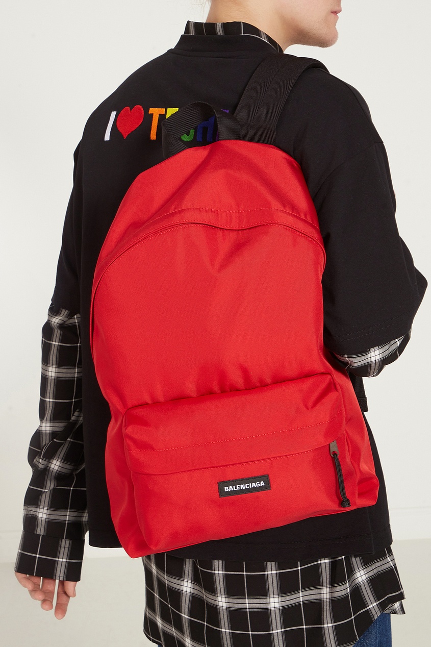 фото Красный рюкзак Explorer Balenciaga man