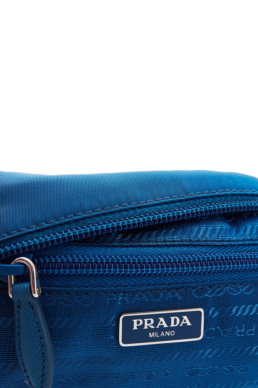фото Синяя косметичка с логотипом prada