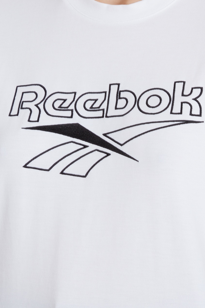 фото Белая футболка classics vector reebok