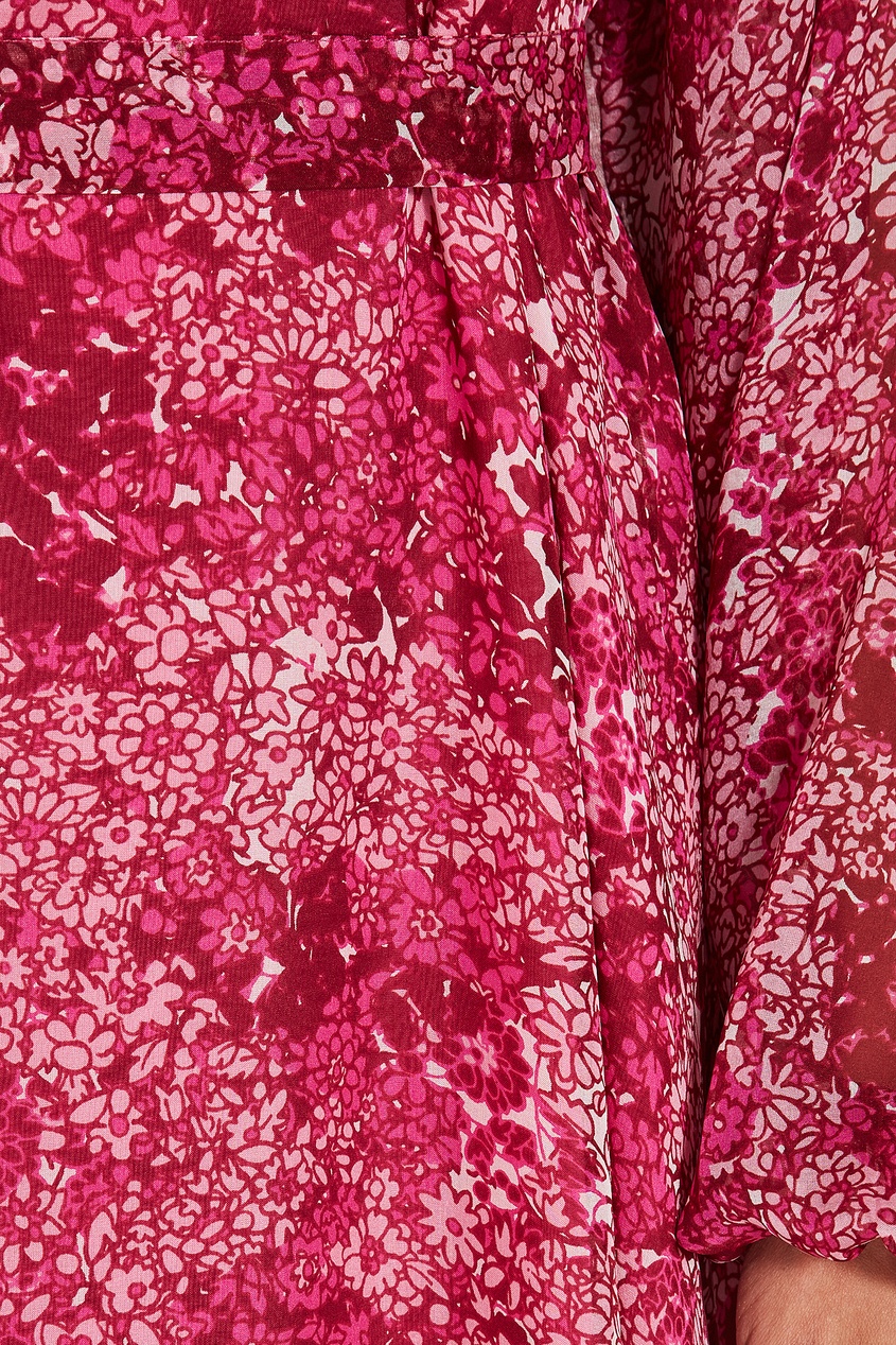 фото Розовое платье с мелким цветочным принтом essentiel antwerp