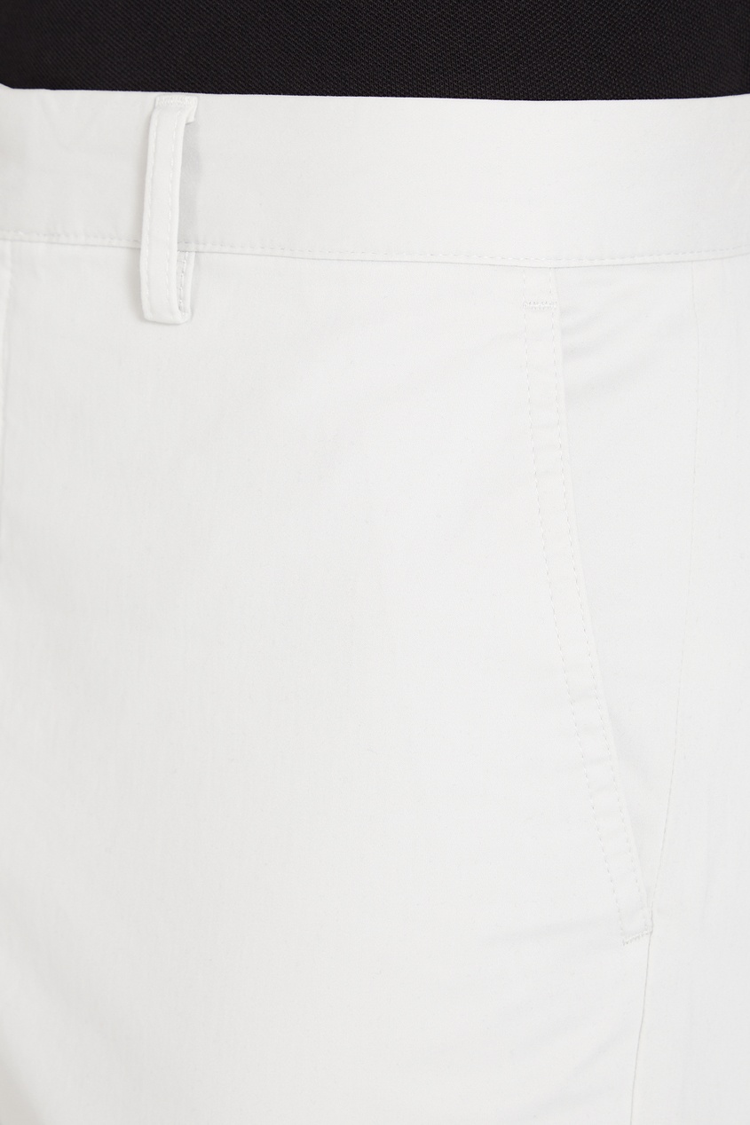 фото Белые брюки Lacoste