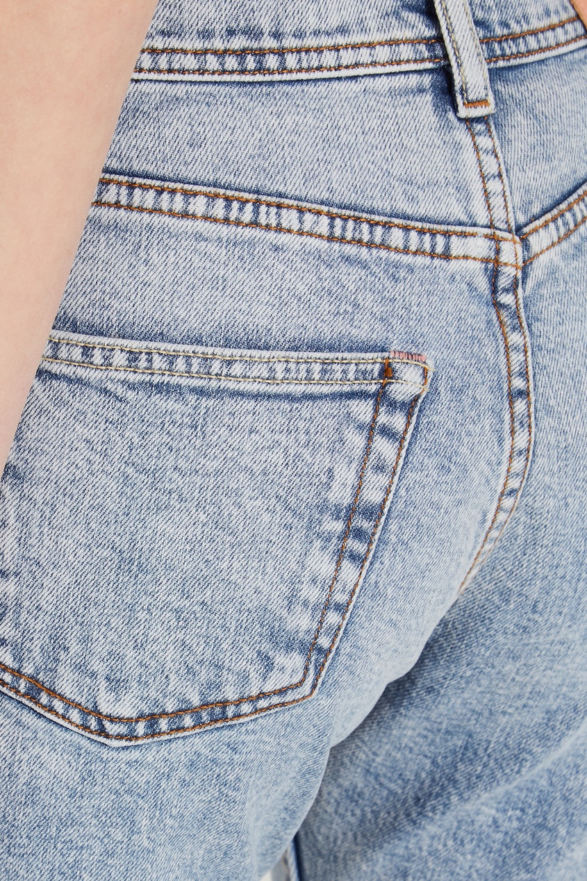 фото Голубые джинсы из «вареного» денима acne studios