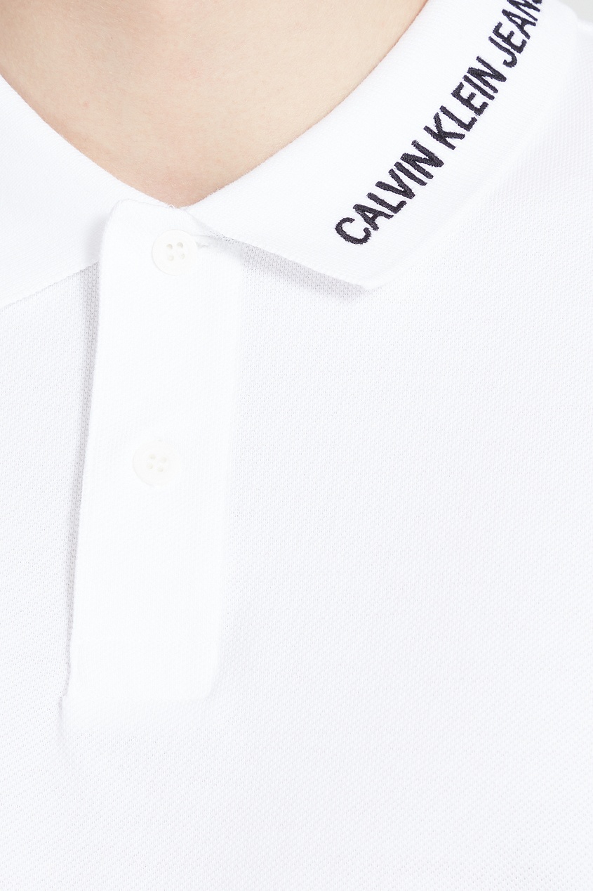 фото Белое поло с логотипом на воротнике calvin klein
