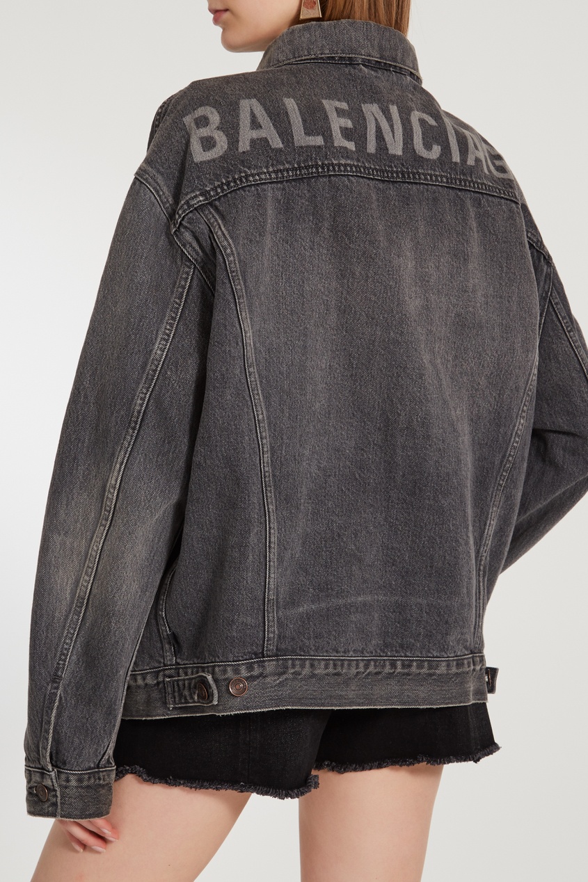 фото Серая джинсовая куртка logo balenciaga
