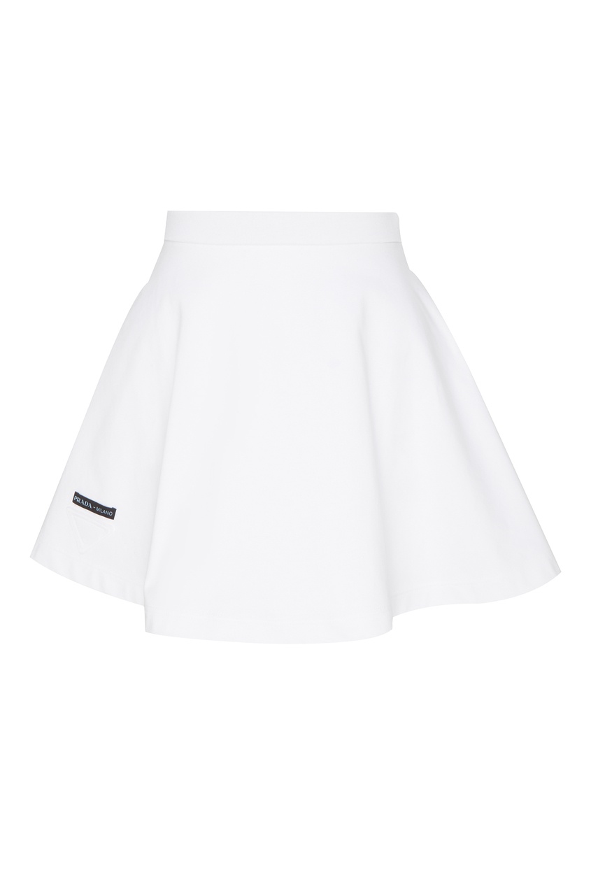 фото Белая мини-юбка с нашивкой снизу Prada