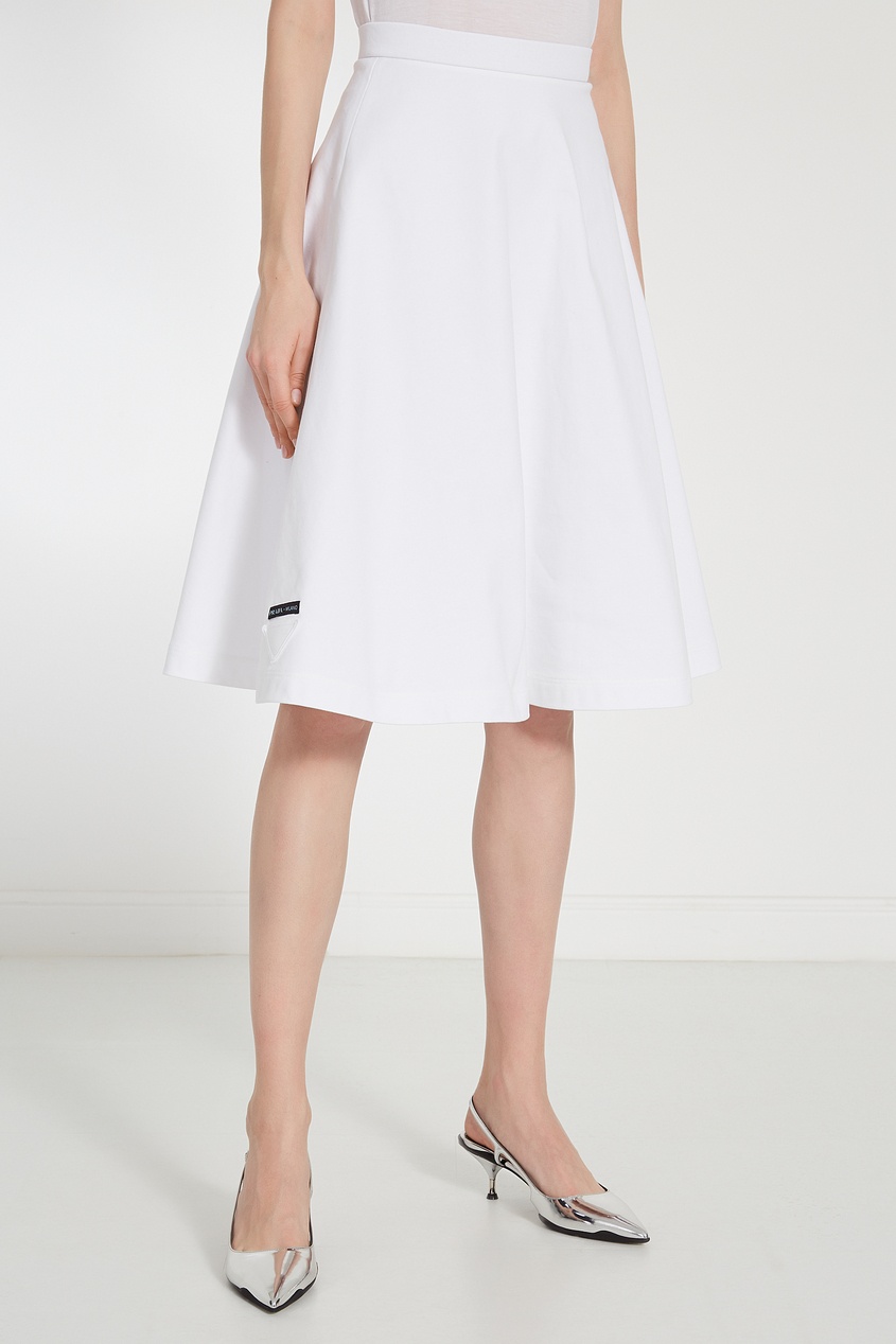 фото Белая юбка-солнце с логотипом prada
