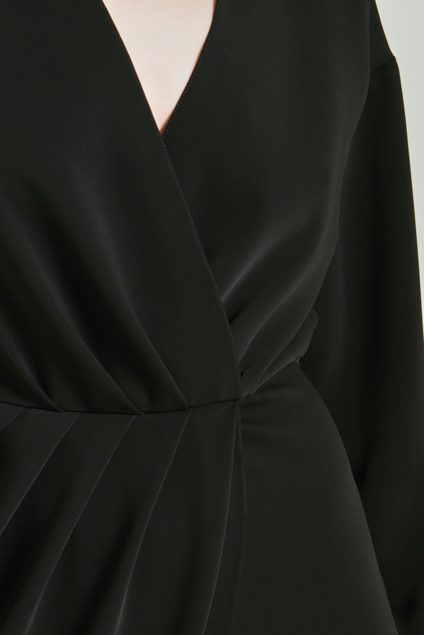 фото Черное платье с разрезом sorelle