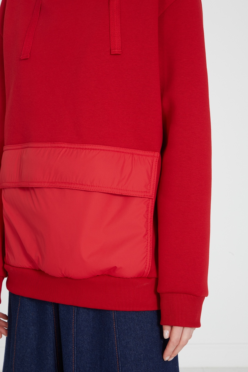 фото Красное худи с контрастным карманом и капюшоном erma